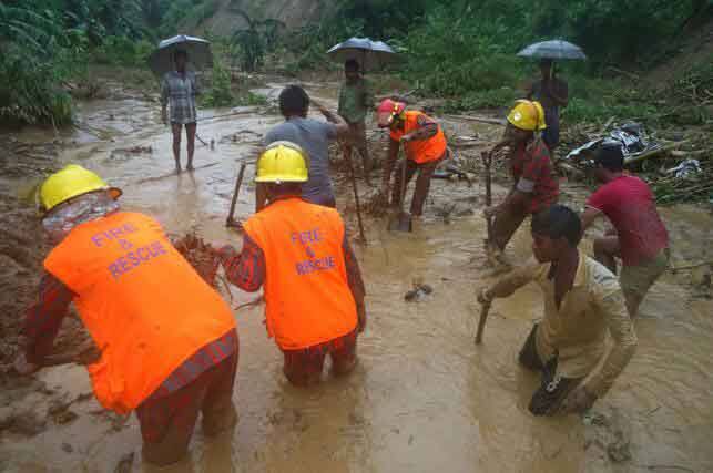 Rain Triggered Landslides Kill Over 100 In Bangladesh প্রবল বৃষ্টি, ধসে বাংলাদেশে মৃত অন্তত ১২৫, নিখোঁজ বহু