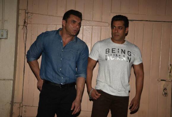 Those Who Declare Wars Cant Survive A Day At Borders Salman Khan On Indo Pak Tension যারা যুদ্ধ চায়, তাদের অস্ত্র দিয়ে সীমান্তে পাঠানো হোক, ভয়ে পালিয়ে আসবে, ভারত-পাক উত্তেজনা প্রসঙ্গে সলমন