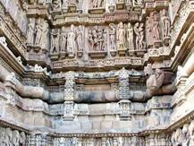 ভারতের ‘ঐতিহ্য বিরোধী’, খাজুরাহোয়ে কামসূত্র বিক্রি নয়, দাবি বজরঙ্গ সেনার