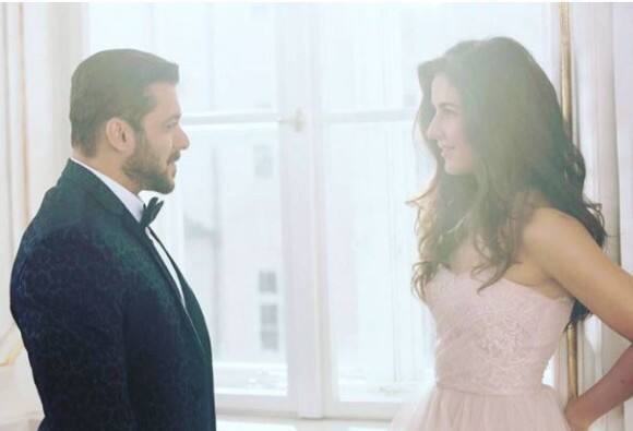 ব্যস্ততার ফাঁকে ফের একসঙ্গে সিনেমার কাজ করাটা দুজনেই বেশ উপভোগ করছেন।