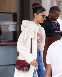 দেখুন দীপিকা পাড়ুকোনকে