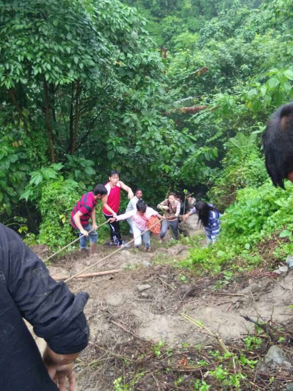 অরুণাচল প্রদেশের ভালুকপং থেকে প্রায় ২০০ জন নাগরিকদের উদ্ধার করল সেনা। 