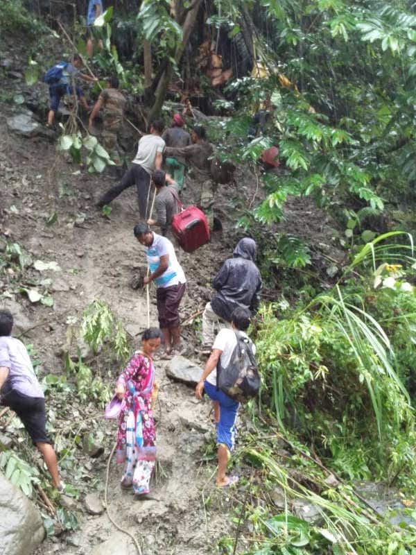 এঁর মধ্যে ছিলেন এক মেডিক্যাল অফিসার, ২ জন জেসিও এবং আরও ২০ র‌্যাঙ্কের সেনাকর্মী।