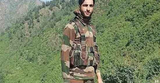 Magazine hailing Hizbul’s Burhan Wani on sale at Jor Mela 'কাশ্মীরের স্বাধীনতার হিরো'! বুরহানের প্রশংসা করা ম্যাগাজিন বিক্রি পঞ্জাবের মেলায়, দেশবিরোধী ব্যাপার কিনা, দেখছে পুলিশ, জানালেন মুখ্যমন্ত্রী