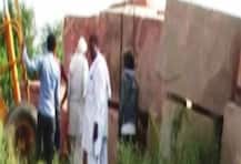 দুবছর পর ফের অযোধ্যায় রাম মন্দির নির্মাণের জন্য এল ট্রাক বোঝাই লাল পাথর