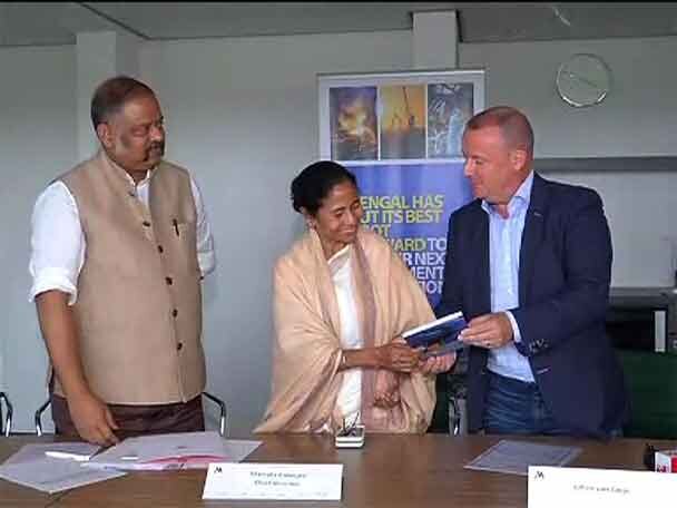 Bengal Govt Signs Mou With Dutch Football Association নেদারল্যান্ডস-এর ফুটবল সংস্থার সঙ্গে মউ স্বাক্ষর রাজ্যের
