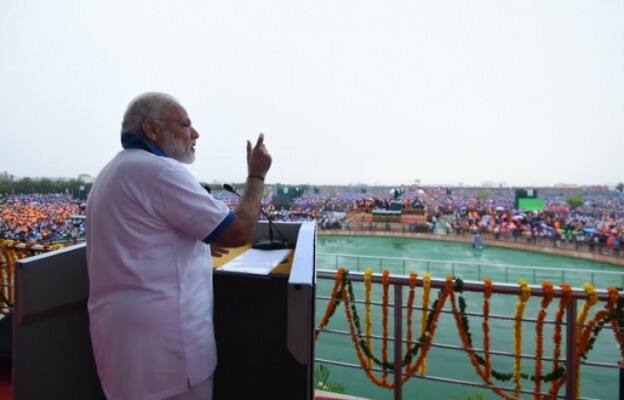 ভাষা, ধর্ম, জাতি এবং সংস্কৃতির দ্বারা সারা বিশ্বে এক অদৃশ্য বিভেদ থাকলেও, এই যোগই মানুষকে বাধছে একসূত্রে, দাবি মোদীর।