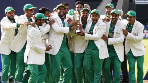 Pakistan Players Turning Instant Millionaires After Ct Win চ্যাম্পিয়ন্স ট্রফি জিতে পুরস্কারের ছড়াছড়ি, নগদ থেকে জমি, রাতারাতি কয়েক কোটি টাকার মালিক পাক ক্রিকেটাররা