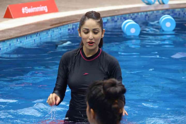 তিনি তাঁর এই ফিটনেস অনুশীলনের ছবি দিলেন বৃহ্স্পতিবার