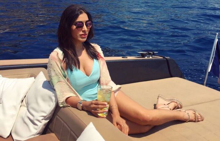 সোফি চৌধুরী- ‘টিউবলাইট’ সকলের হৃদয়ের কাছে রয়েছে। আমার মুখে বড় হাসি আর চোখে জল। সলমন খান দুরন্ত।