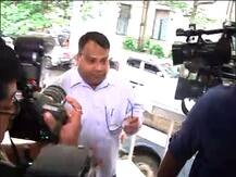 নারদ মামলা: \'ম্যাথ্যুর কাছ থেকে টাকা নিয়েছিলাম\', সিবিআইয়ের জেরায় \'স্বীকার\' আইপিএস মির্জার