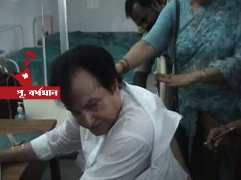 Attack On George Becker At Kalna Bjp Blames Tmc কালনায় ‘প্রহৃত’ জর্জ বেকার, অভিযোগের তির তৃণমূলের দিকে, পাল্টা বিজেপি-র গোষ্ঠীদ্বন্দ্বের অভিযোগ শাসক দলের