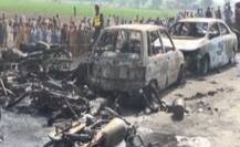 পাকিস্তানে পেট্রোল ট্যাঙ্কার ফেটে পুড়ে মৃত অন্তত ১৫০, আহত শতাধিক