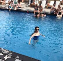 দুই সন্তানের মা মান্যতা, ফ্রান্স থেকে নীল সুইম স্যুটে উষ্ণতাকে দিলেন এক অন্যমাত্রা