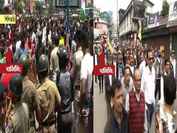 Darjeeling Unrest Gjm Takes Out Rally At Darjeeling Anti Gorkhaland Rally At Siliguri অশান্ত পাহাড়: দার্জিলিঙে মিছিল মোর্চার, পাল্টা শিলিগুড়িতে গোর্খ্যাল্যান্ড বিরোধী মিছিল