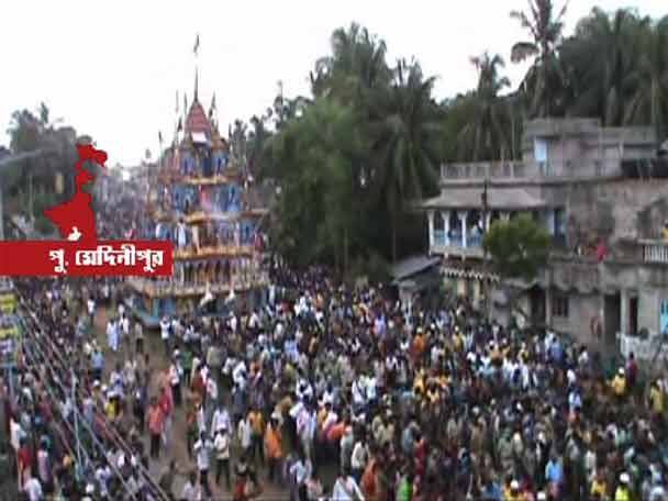 পূর্ব মেদিনীপুরের মহিষাদলেও রথযাত্রায় সামিল হন অসংখ্য মানুষ