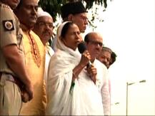 রাজ্যজুড়ে পালিত হচ্ছে ঈদ, উৎসবে সামিল মুখ্যমন্ত্রী