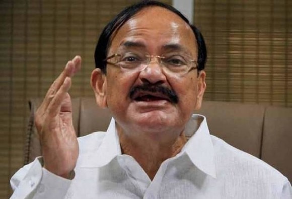 No Question Of Compensating Stone Pelters Naidu On Jk Rights Body Order 'মানবঢাল'-কে ক্ষতিপূরণ: কমিশনের নির্দেশ খারিজ, পাথরবাজদের প্রতি কোনও সহানুভূতি নেই, বললেন বেঙ্কাইয়া