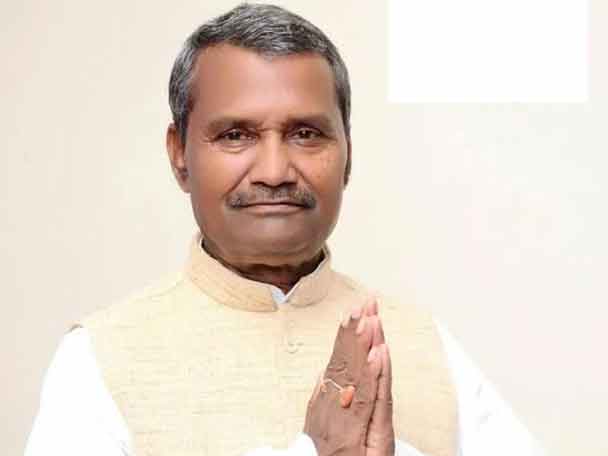 দেখুন ভিডিও: জিএসটি-র পুরো কথা বলতে গিয়ে হোঁচট খেলেন উত্তরপ্রদেশের মন্ত্রী