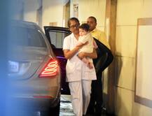 নাইট স্যুটে মিষ্টি তৈমুরের ছবি ভাইরাল, দেখুন