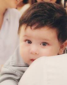 নাইট স্যুটে মিষ্টি তৈমুরের ছবি ভাইরাল, দেখুন