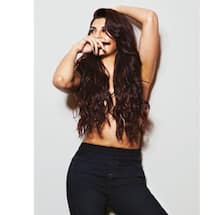 ফটোশ্যুটের টপলেস ছবি শেয়ার করে সোশ্যাল মিডিয়ায় ট্রোলড জ্যাকলিন, দিলেন জবাব