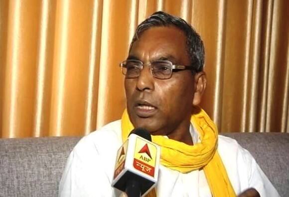 Up Minister To Sit On Dharna To Demand Dms Transfer জেলা শাসকের বদলি চেয়ে ধর্নায় বসবেন, বিদ্রোহী যোগীর মন্ত্রী