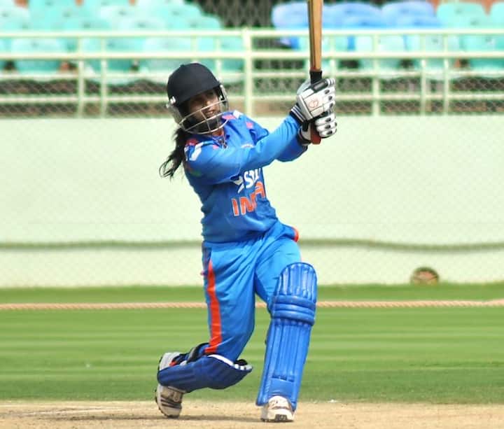 ভারতের মহিলা ক্রিকেট দলের অধিনায়ক মিতালি রাজও ‘স্পিন কিংবদন্তী’কে জন্মদিনের শুভেচ্ছা জানিয়েছেন।