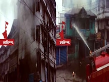 ফের উত্তপ্ত পাহাড়, মিছিল ঘিরে রণক্ষেত্র কালিম্পং, পুলিশ-মোর্চা খণ্ডযুদ্ধ, পেট্রোল বোমায় ভস্মীভূত দোকান