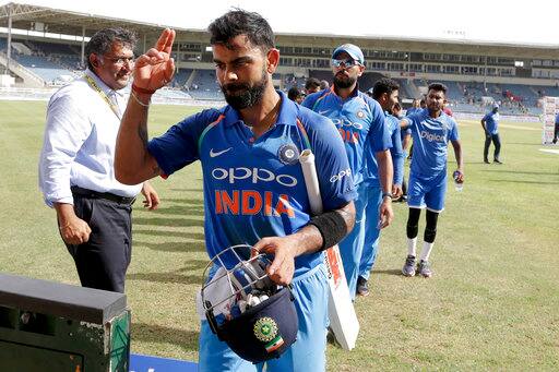 প্রথম ভারতীয় অধিনায়ক হিসেবে ওয়েস্ট ইন্ডিজের মাটিতে ওয়েস্ট ইন্ডিজের বিরুদ্ধে জোড়া শতরান করার কৃতিত্বও অর্জন করলেন কোহলি। 