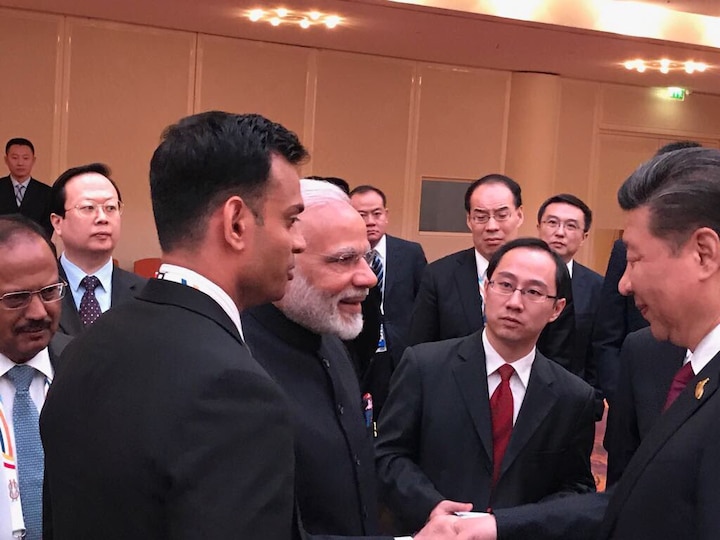 Modi Meets Xi Appreciates Brics Momentum Under Chinas Chairmanship ব্রিকস: সীমান্ত সংঘাতের মধ্যেই মোদীর সঙ্গে হাত মেলালেন শি জিনপিং, দিলেন আঞ্চলিক সমস্যার ‘শান্তিপূর্ণ সমাধানের’ ডাক