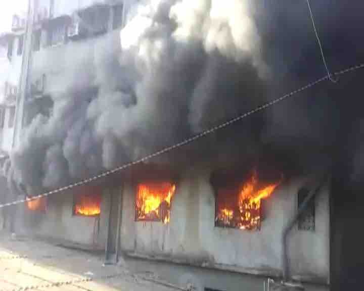 In Lamahata Panchayat Office Set On Fire By Morcha Supporters মোর্চার তাণ্ডব চলছেই, এবার পুড়ল লামাহাটার পঞ্চায়েত অফিস
