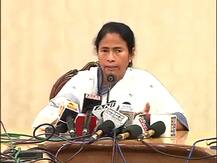 দার্জিলিংয়ের ঘটনা \'প্রিপ্ল্যান্টেড\', কেন্দ্রকে তোপ মমতার, পাল্টা স্বরাষ্ট্রমন্ত্রকের