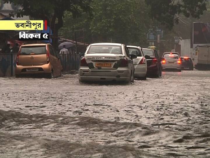 কলকাতা ও জেলায় প্রবল বৃষ্টি