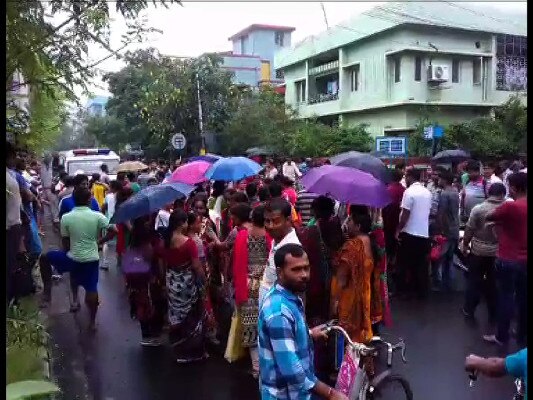 Two Bus Clashes With Each Other Lead To An Accident Killed One Woman বুধবার সকালে সল্টলেকে ২ বাসের রেষারেষি, বাচ্চাকে স্কুলে ছেড়ে ফেরার পথে মহিলার মৃত্যু