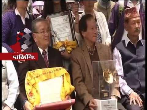 পাহাড়ে অ্যাওয়ার্ড ওয়াপসি! পুরস্কার ফিরিয়ে পৃথক রাজ্যের দাবি চার বিশিষ্ট নাগরিকের