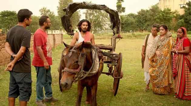 দ্বিতীয় গল্প একজন জেলে ও তাঁর মেয়েকে নিয়ে।