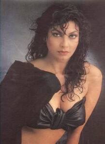 বিগ বি-র ‘হাম’ ছবির নায়িকা কিমি কতকারের কথা মনে আছে, এখন কেমন দেখতে হয়েছেন তিনি দেখুন 