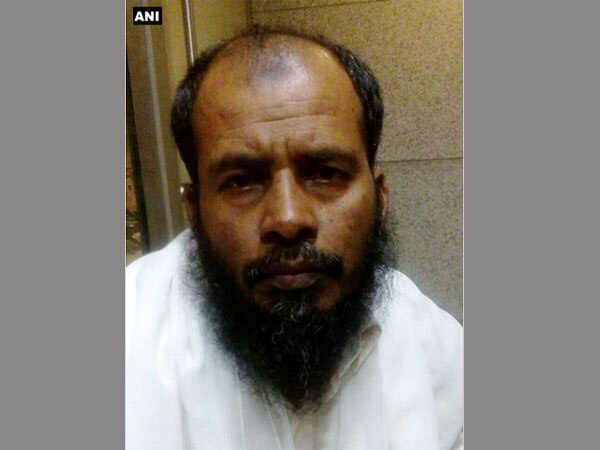 Suspected Let Operative Salim Munir Khan Arrested From Mumbai Airport মুম্বই বিমানবন্দর থেকে গ্রেফতার সন্দেহভাজন লস্কর জঙ্গি সেলিম মুনির