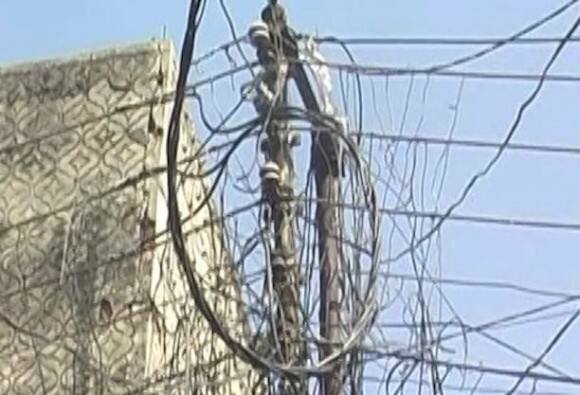 Chased By Power Thieves In Delhi Engineer Dies In Car Crash বিদ্যুৎ চোরদের তাড়া, পালাতে গিয়ে দিল্লিতে গাড়ি দুর্ঘটনায় মৃত ইঞ্জিনিয়ার