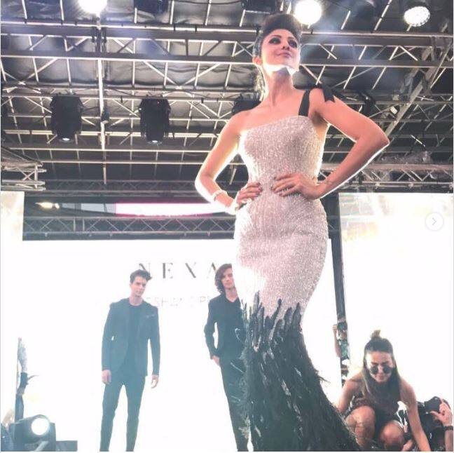 শিল্পা তাঁর ফিটনেস নিয়ে বেজায় খুঁতখুঁতে। আইফা-র তাঁর লুক শোরগোল ফেলে দিয়েছিল। আইফা-র গ্রিন কার্পেটে লাস্যময়ী শিল্পা।