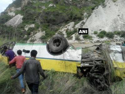 Around 30 Feared Dead As Bus Plunges Into 300 Metre Gorge In Himachal Pradesh হিমাচলে খাদে পড়ল বাস, মৃত অন্তত ৩০