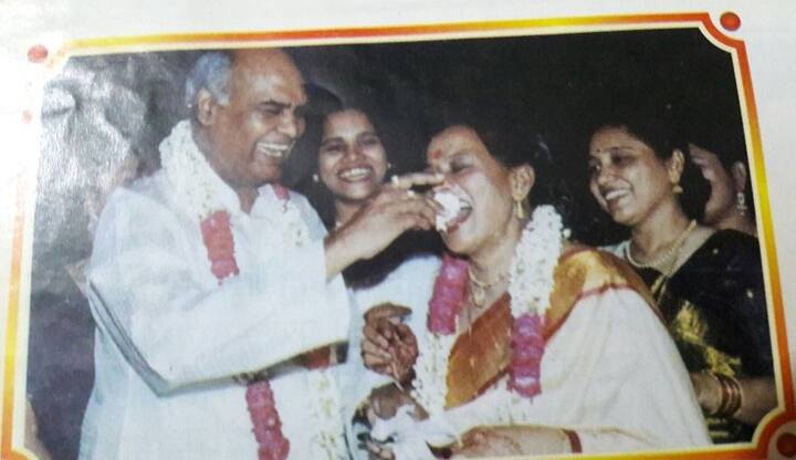 ১৯৯০ সালে বিজেপি-র হয়ে লোকসভা নির্বাচনে প্রার্থী হন কোবিন্দ। সেবার তিনি পরাজিত হন। তবে ১৯৯৩ থেকে ১৯৯৯ সাল পর্যন্ত তিনি রাজ্যসভার সাংসদ ছিলেন। এরপর দলীয় সংগঠনের কাজে যুক্ত হন তিনি