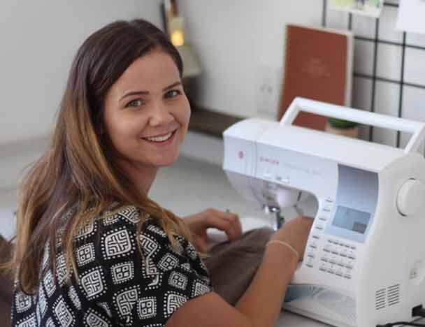 দেখুন, স্বামীর শার্ট দিয়ে সন্তানদের জন্য কী দুর্দান্ত পোশাক বানান এই মহিলা Mum Of Four Transforms Husbands Shirt Into Beautiful Dresses For Her Daughters দেখুন, স্বামীর শার্ট দিয়ে সন্তানদের জন্য কী দুর্দান্ত পোশাক বানান এই মহিলা