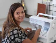 দেখুন, স্বামীর শার্ট দিয়ে সন্তানদের জন্য কী দুর্দান্ত পোশাক বানান এই মহিলা