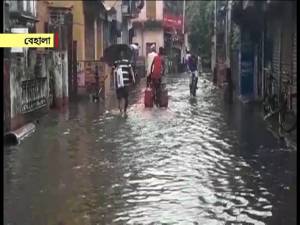 টানা বৃষ্টিতে জলমগ্ন কলকাতার বিস্তীর্ণ অঞ্চল, জলোচ্ছ্বাস দিঘায়, ভাসছে একাধিক জেলা