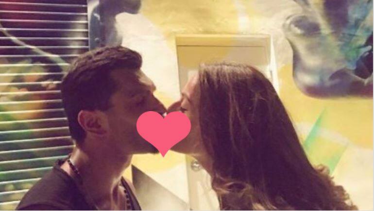Bipasha Basus Kiss With Husband Karan Singh Grover Is Too Romantic বিপাশার চুম্বনদৃশ্য ইন্টারনেটে ভাইরাল