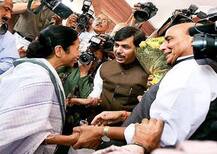 পাহাড়ের অশান্তিতে বিদেশি শক্তির উস্কানি নিয়ে রাজনাথকে জানিয়েছি: মমতা