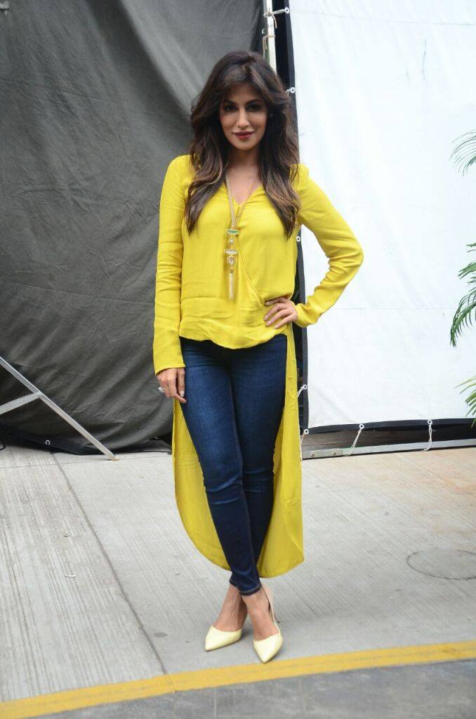 সেফের স্ত্রীর ভূমিকায় তাঁকে দেখা যাবে এখানে