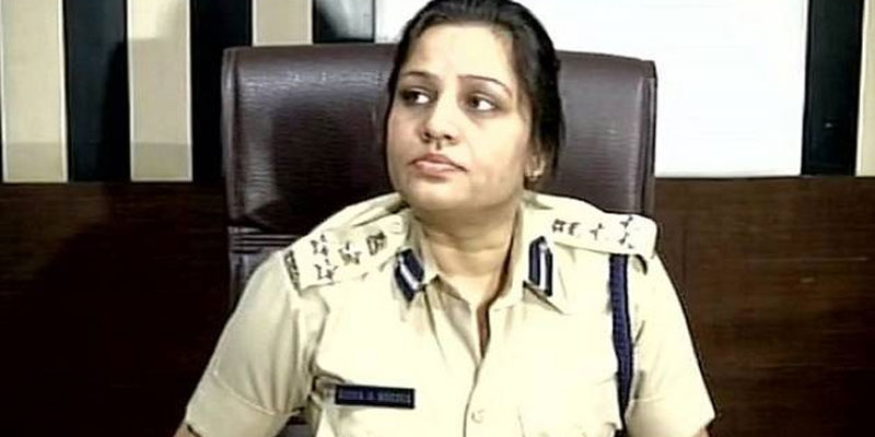 শশীকলা কাণ্ড: জেলে বাড়তি সুবিধা সহ ঘুষ অভিযোগ না তুললে ৫০ কোটি জরিমানা ডি রূপাকে আইনি নোটিস পুলিশকর্তার